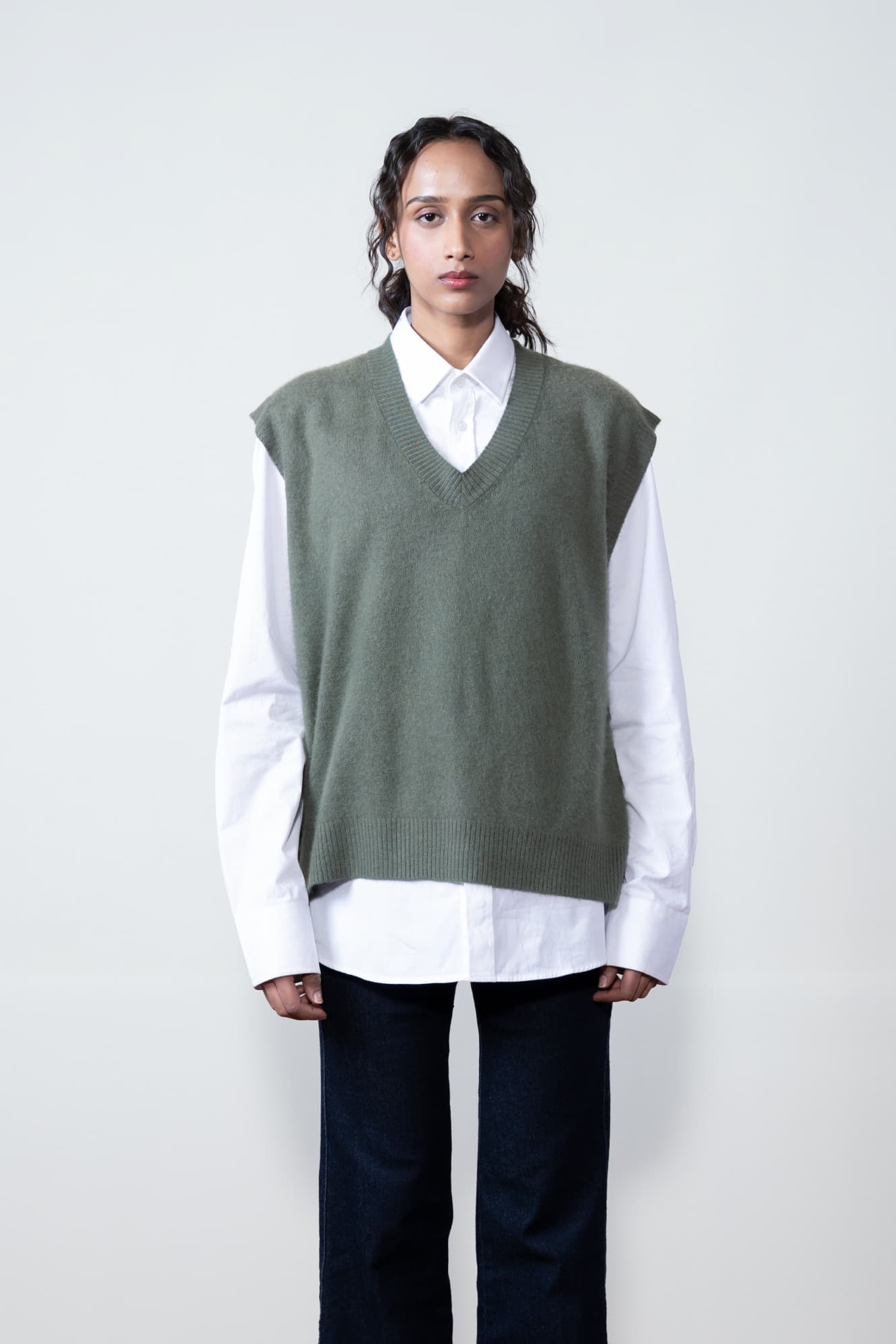 Olive green Pure Cashmere V-Neck Sweaters 4