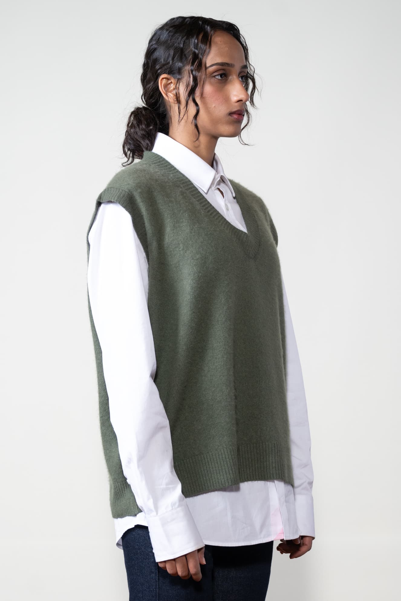 Olive green Pure Cashmere V-Neck Sweaters 3